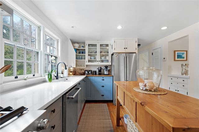 47 Kane Avenue, Middletown, RI 02842