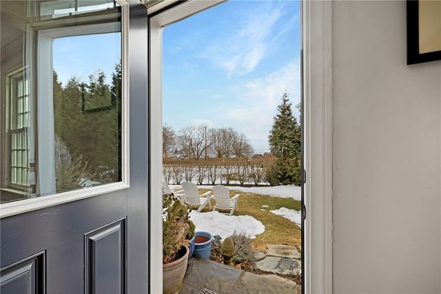 47 Kane Avenue, Middletown, RI 02842