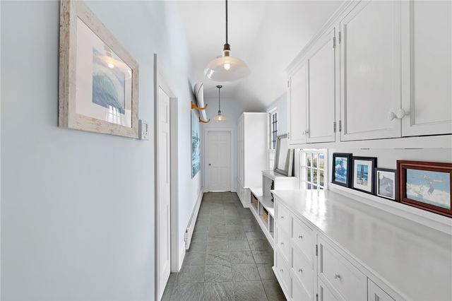 47 Kane Avenue, Middletown, RI 02842