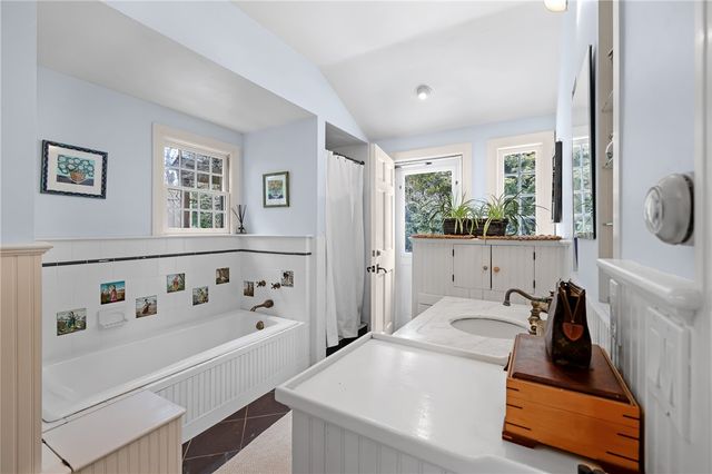 47 Kane Avenue, Middletown, RI 02842