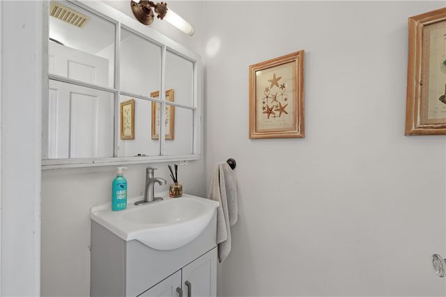 47 Kane Avenue, Middletown, RI 02842