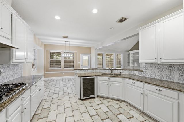 19307 Pinewood Bluff Lane, Humble, TX 77346