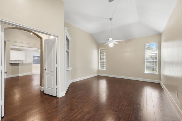 19307 Pinewood Bluff Lane, Humble, TX 77346