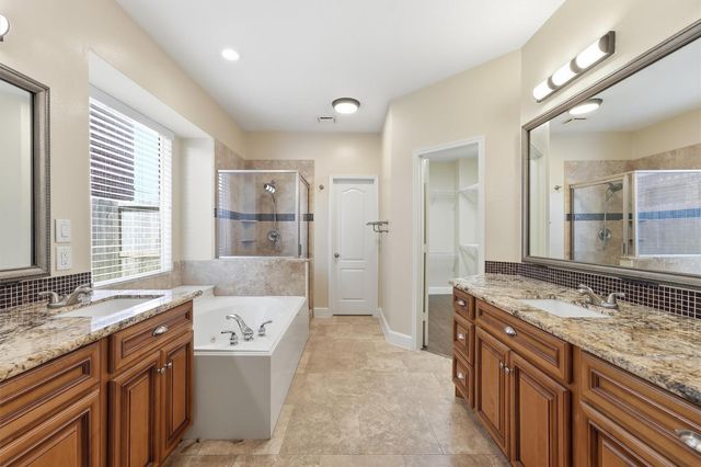 19307 Pinewood Bluff Lane, Humble, TX 77346
