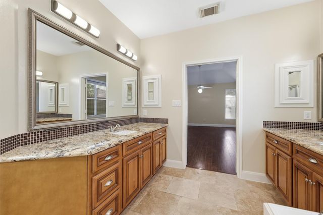 19307 Pinewood Bluff Lane, Humble, TX 77346