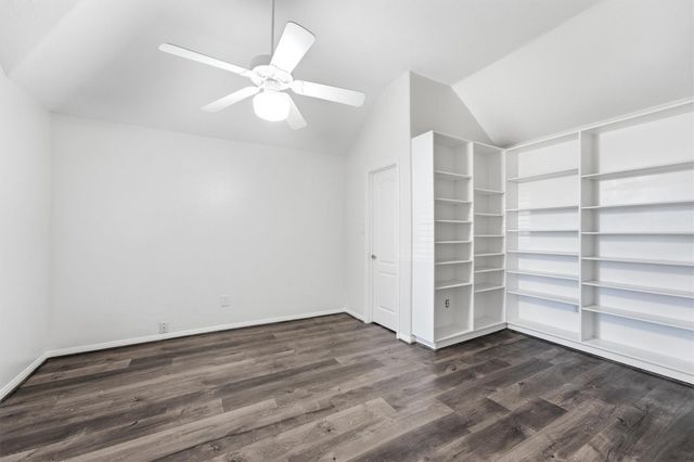 19307 Pinewood Bluff Lane, Humble, TX 77346
