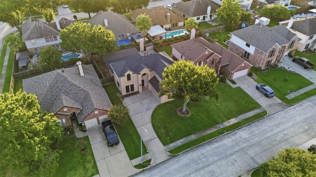 19307 Pinewood Bluff Lane, Humble, TX 77346