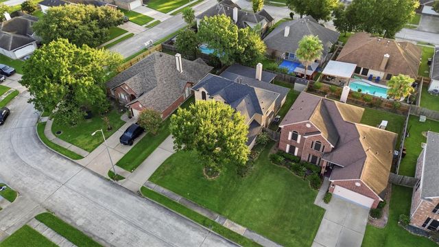 19307 Pinewood Bluff Lane, Humble, TX 77346