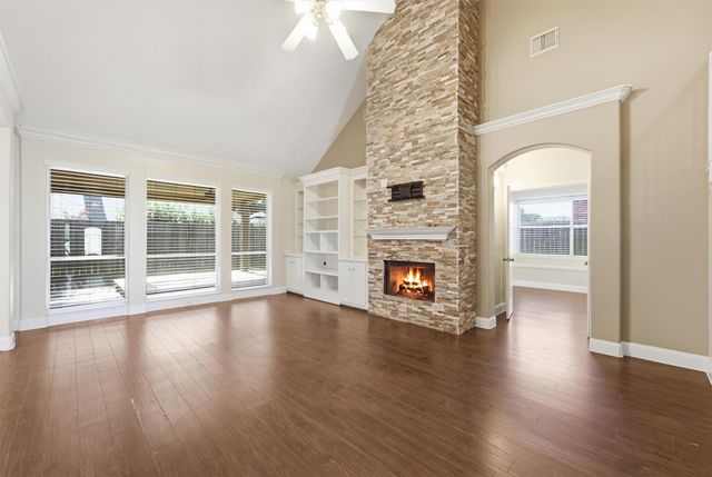 19307 Pinewood Bluff Lane, Humble, TX 77346