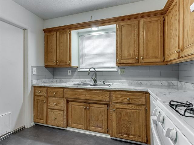 6805 NW 20th Street, Bethany, OK 73008