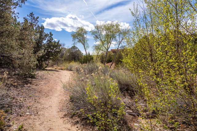 773 Aspen Compound, Santa Fe, NM 87501