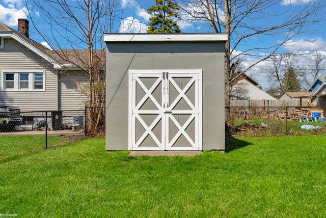 922 16th Street, Port Huron, MI 48060