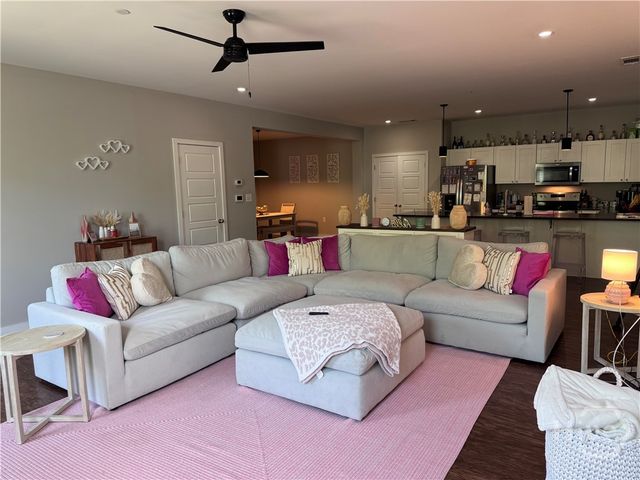 468 N Milledge Avenue 203, Athens, GA 30601