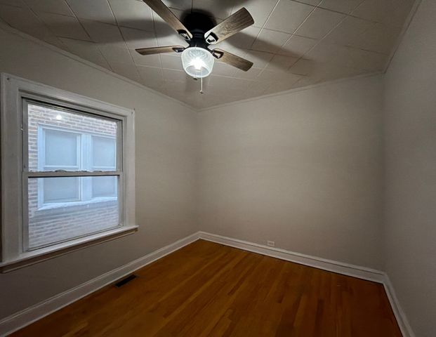 5826 S Sacramento Avenue, Chicago, IL 60629