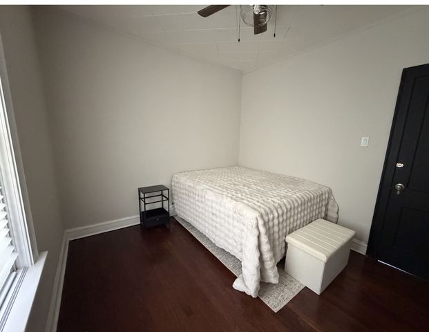5826 S Sacramento Avenue, Chicago, IL 60629