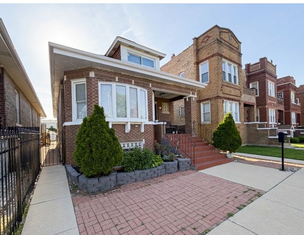 5826 S Sacramento Avenue, Chicago, IL 60629