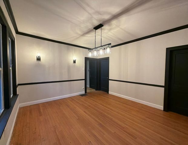 5826 S Sacramento Avenue, Chicago, IL 60629