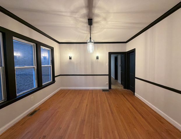 5826 S Sacramento Avenue, Chicago, IL 60629