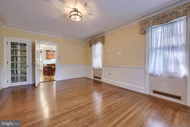 146 E SPRINGETTSBURY AVE, York, PA 17403