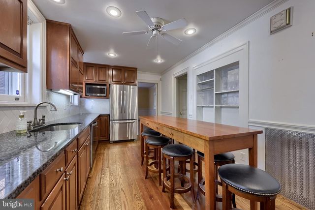 146 E SPRINGETTSBURY AVE, York, PA 17403
