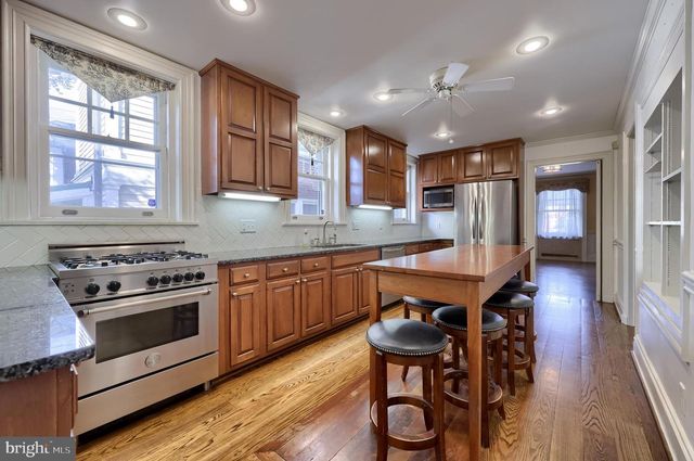 146 E SPRINGETTSBURY AVE, York, PA 17403