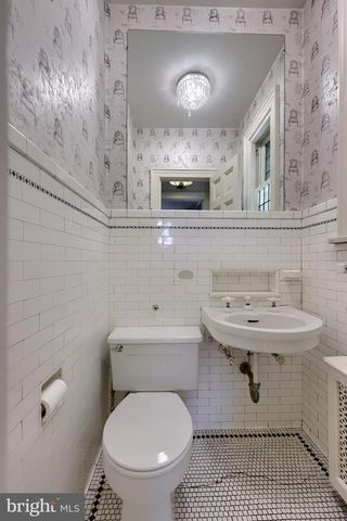 146 E SPRINGETTSBURY AVE, York, PA 17403