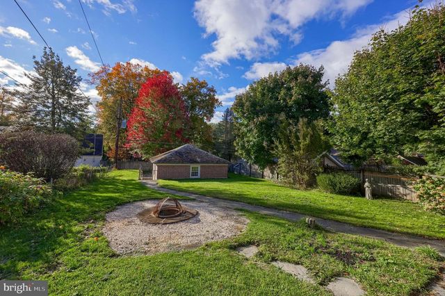 146 E SPRINGETTSBURY AVE, York, PA 17403