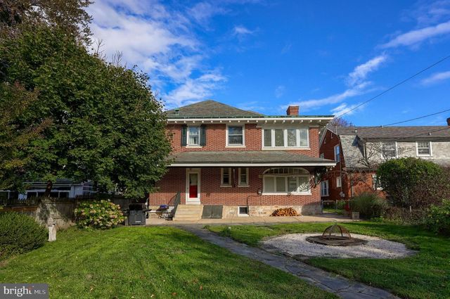 146 E SPRINGETTSBURY AVE, York, PA 17403