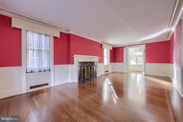 146 E SPRINGETTSBURY AVE, York, PA 17403