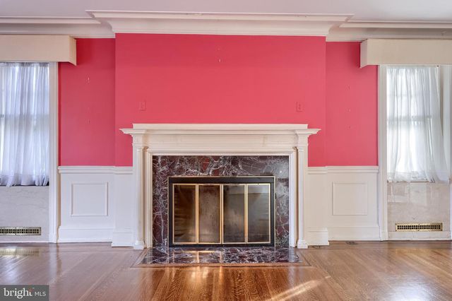 146 E SPRINGETTSBURY AVE, York, PA 17403