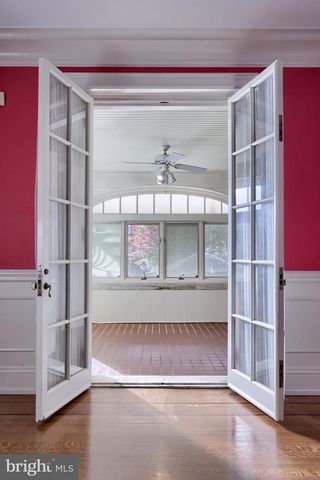 146 E SPRINGETTSBURY AVE, York, PA 17403