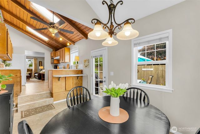 1702 7th Avenue SW, Puyallup, WA 98371