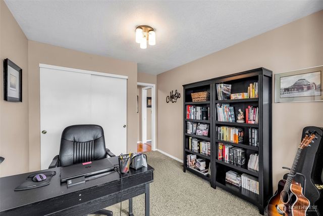 1702 7th Avenue SW, Puyallup, WA 98371