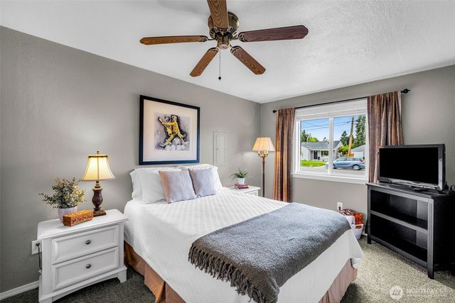 1702 7th Avenue SW, Puyallup, WA 98371