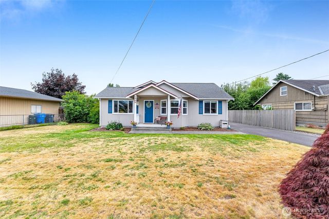1702 7th Avenue SW, Puyallup, WA 98371