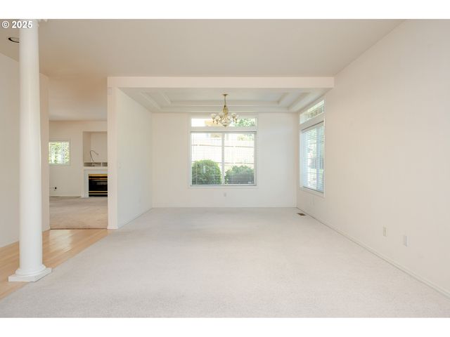13631 S SQUIRE Dr, Oregon City, OR 97045
