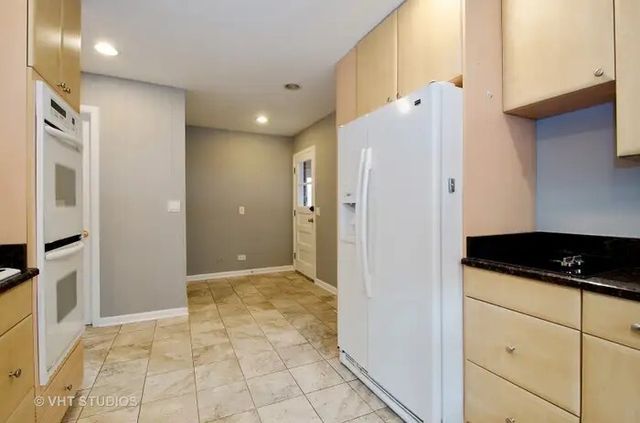 2749 W North Shore Avenue, Chicago, IL 60645