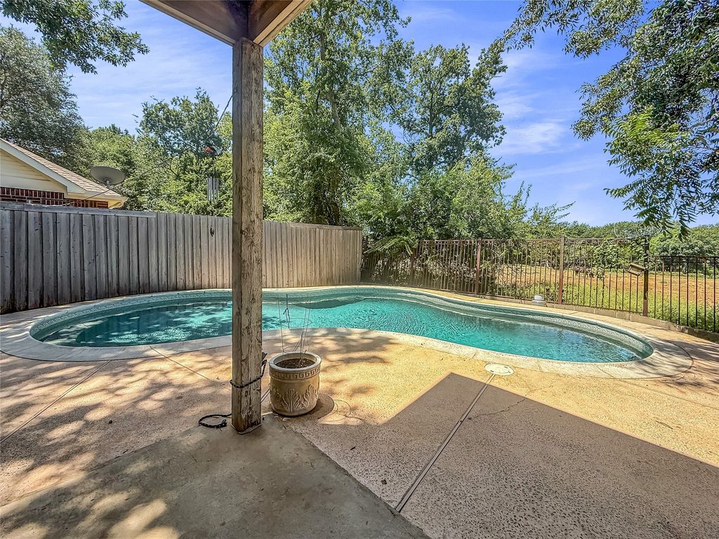 6605 Pinebluff Drive, Plano, TX 75074