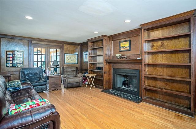 1627 Red Fox SW Run, Lilburn, GA 30047