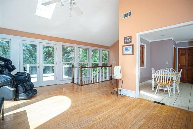 1627 Red Fox SW Run, Lilburn, GA 30047