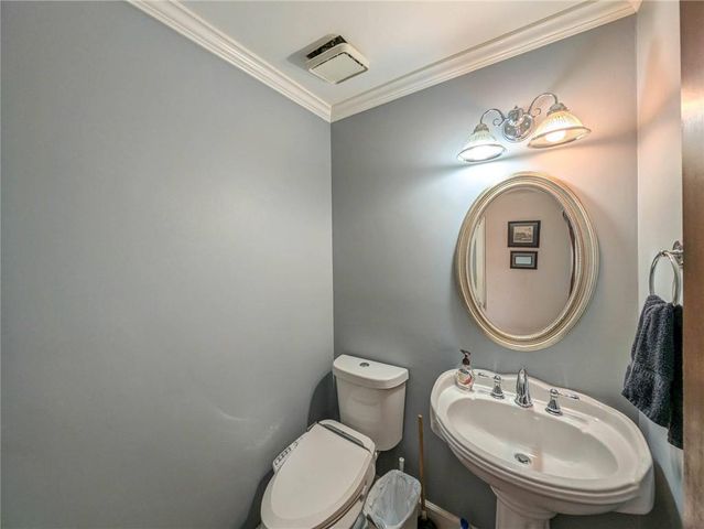 1627 Red Fox SW Run, Lilburn, GA 30047