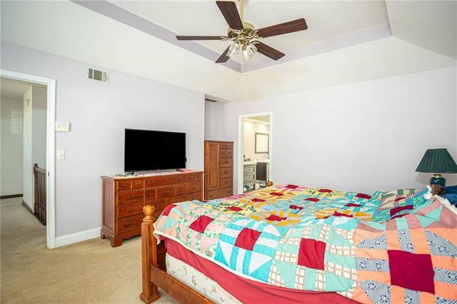 1627 Red Fox SW Run, Lilburn, GA 30047