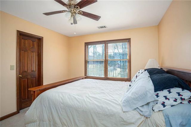 1627 Red Fox SW Run, Lilburn, GA 30047