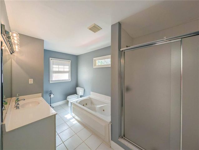 1627 Red Fox SW Run, Lilburn, GA 30047