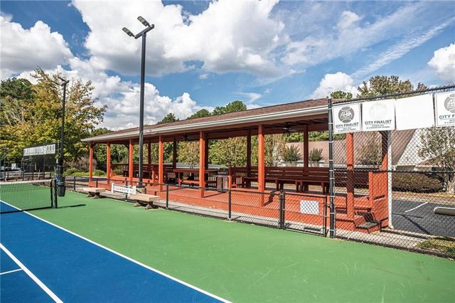 1627 Red Fox SW Run, Lilburn, GA 30047