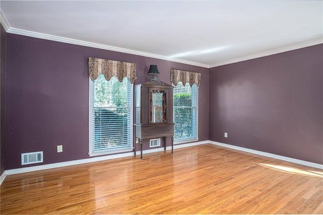 1627 Red Fox SW Run, Lilburn, GA 30047