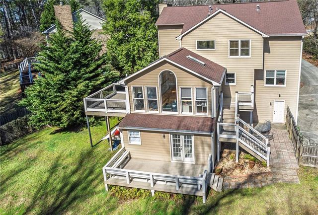 1627 Red Fox SW Run, Lilburn, GA 30047