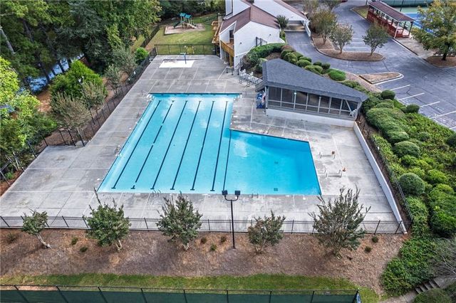 1627 Red Fox SW Run, Lilburn, GA 30047