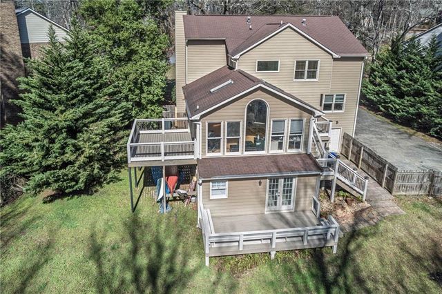 1627 Red Fox SW Run, Lilburn, GA 30047