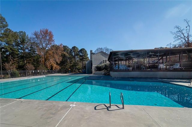 1627 Red Fox SW Run, Lilburn, GA 30047